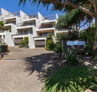 Comfortable  stylish with rooftop spa - Accommodation in Brisbane