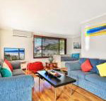 Sandy Toes Beach House Jervis Bay 2min to Beach - Accommodation in Brisbane