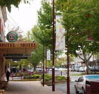 The Commercial Hotel - Accommodation in Brisbane