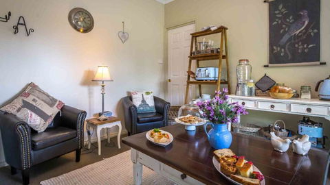 Vicarage View Cottage - Accommodation in Brisbane 2