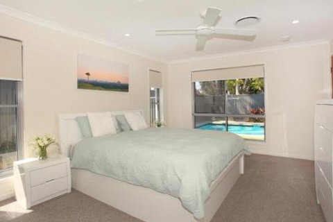Palm 95 Modern 4 BDRM Home With Pool - Accommodation in Brisbane 5