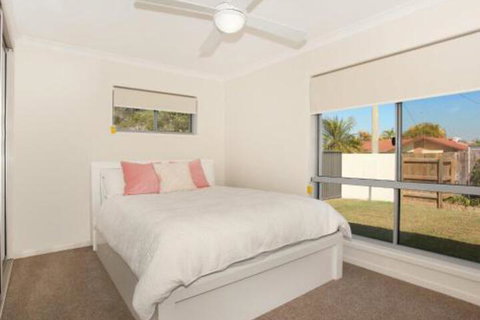 Palm 95 Modern 4 BDRM Home With Pool - Accommodation in Brisbane 4