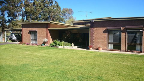 Hilltop Escape B&B - Accommodation in Brisbane 0