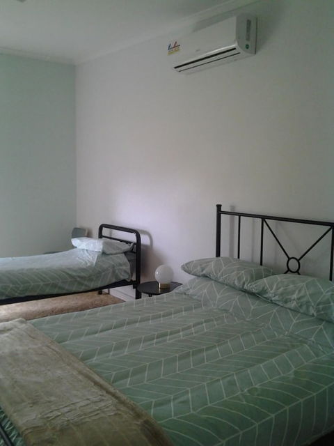 Hilltop Escape B&B - Accommodation in Brisbane 5