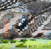 Cherry Plum Cottages - Accommodation in Brisbane