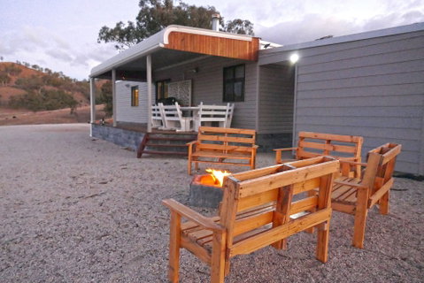Canguri Boutique Farmstay Cottage - Accommodation in Brisbane 0