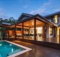 Trito Oceans Edge Luxury House - Accommodation in Brisbane
