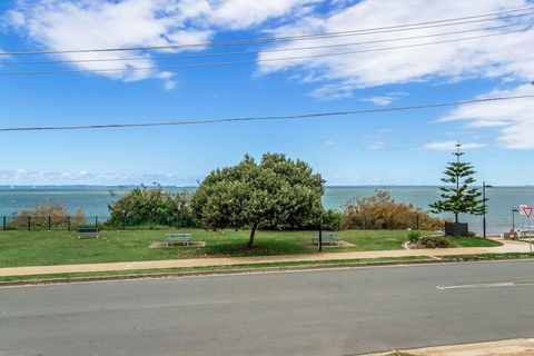 Amazing Ocean Views - Accommodation in Brisbane 7