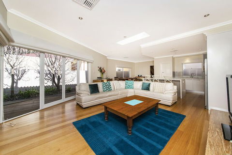 Inner Western Suburbs Retreat - Accommodation in Brisbane 7