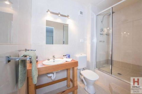 Alpine Apartment Great Location With Views Of Lake Jindabyne - Accommodation in Brisbane 3