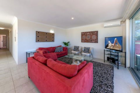 Laman Lodge Unit 5 15 Laman Street - Accommodation in Brisbane 0