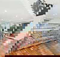 JOHANSSONS PERCH COTTAGE - Accommodation in Brisbane