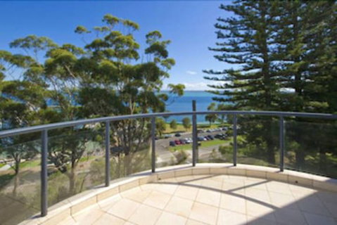 Magnus Pines, Unit 10/52 Magnus Street - Accommodation in Brisbane 4