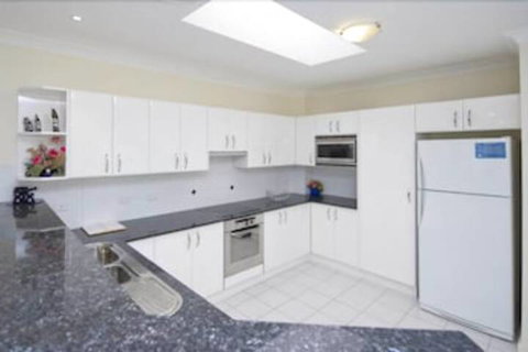 Magnus Pines, Unit 10/52 Magnus Street - Accommodation in Brisbane 6