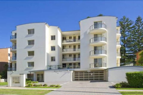 Magnus Pines, Unit 10/52 Magnus Street - Accommodation in Brisbane 1