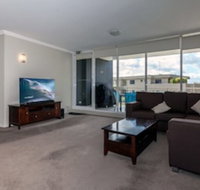 Oasis Unit 3 / 5 Laman Street