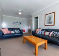 Quarterdeck Unit 1/ 12 Magnus Street