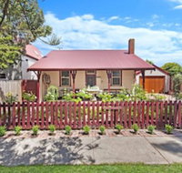 Railway Cottage - Accommodation in Brisbane
