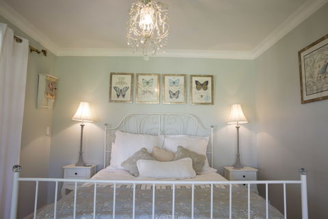 Azalea Cedar-Rose Villa - Accommodation in Brisbane 6