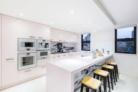 MADDISON, 3BDR Port Melbourne Apartment - Accommodation in Brisbane 2