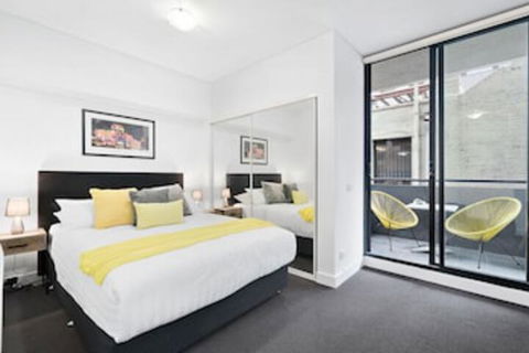 LIZZI, Melbourne Studio Apartment - Accommodation in Brisbane 0