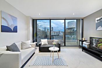 MIRANDA, 1BDR Docklands Apartment - Accommodation in Brisbane 0