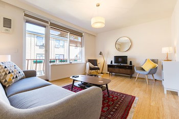 ROSIE, 2BDR St.Kilda Apartment - Accommodation in Brisbane 0