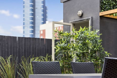 AERIN, 2BDR Melbourne Apartment - Accommodation in Brisbane 3