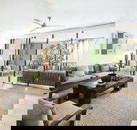 Temple 221 2BR Resort Spa Apartment - Accommodation in Brisbane