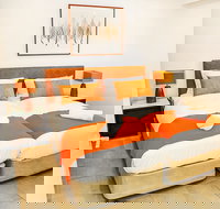 Temple 313 Recently Refurbished 3BR Apt - Accommodation in Brisbane