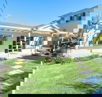 Bamboo Bay at Fingal Bay - Accommodation in Brisbane