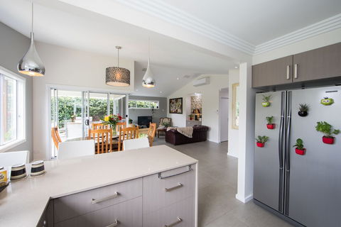 Armidale Cottage - Accommodation in Brisbane 3
