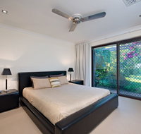 Sea Pearl 10 Corlette Point Road - Accommodation in Brisbane