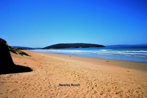 Architecturally Designed Beach House - Accommodation in Brisbane 2