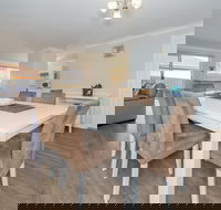 Pebble Pde 1 / 14 Fingal Bay - Accommodation in Brisbane