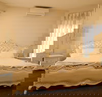 Signature Townhouse in Doncaster - Accommodation in Brisbane