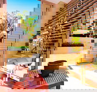 Temple 121 Palm Cove With Courtyard - Accommodation in Brisbane