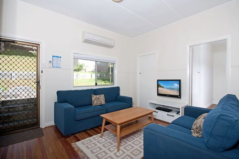Frangipani, 4 Gloucester Street - Accommodation in Brisbane 3