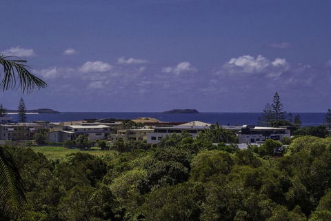 KINGSCLIFF HOLIDAY HOME On The HILL SYDS VIEW - Accommodation in Brisbane 2