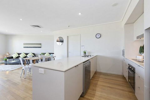 RESORT & SPA 2306 / 07 OCEAN GLIMPSES - Accommodation in Brisbane 2