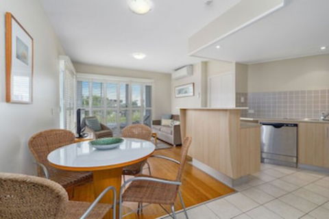 RESORT On The BEACH 6126 27 - Accommodation in Brisbane 0