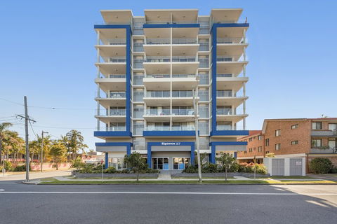 Iroise Beachside Apartment - Accommodation in Brisbane 0