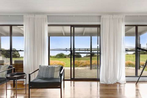 Stargazers Luxury Cottage - Accommodation in Brisbane 0
