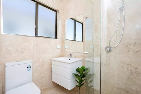 EJ Homes At The Entrance - Accommodation in Brisbane 7