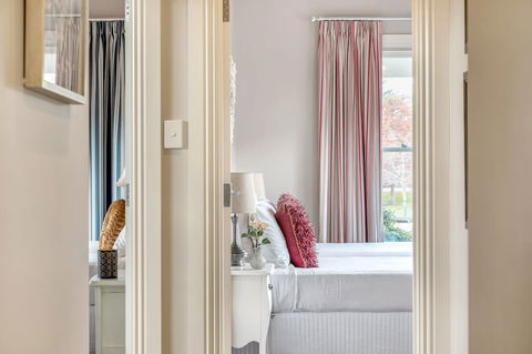 Grandview Accommodation - The Elm Tree Apartments - Accommodation in Brisbane 6