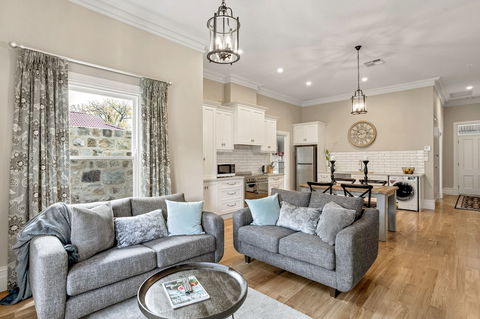 Grandview Accommodation - The Elm Tree Apartments - Accommodation in Brisbane 5