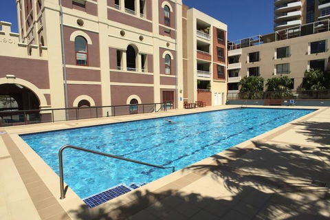 Ample Space In This 1 Bed Apt Also With Pool / Gym - Accommodation in Brisbane 3