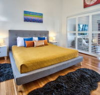 Heliconia 10 Newly Renovated House - Accommodation in Brisbane