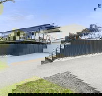 Upstairs Cottage on Beachurst - Accommodation in Brisbane