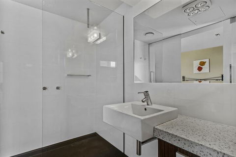 A Window On The Bay - Accommodation in Brisbane 6